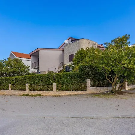 Apartment In With Wifi