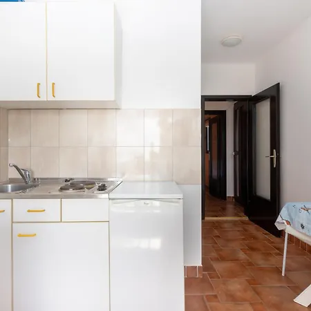 In With Kitchen Jadranovo